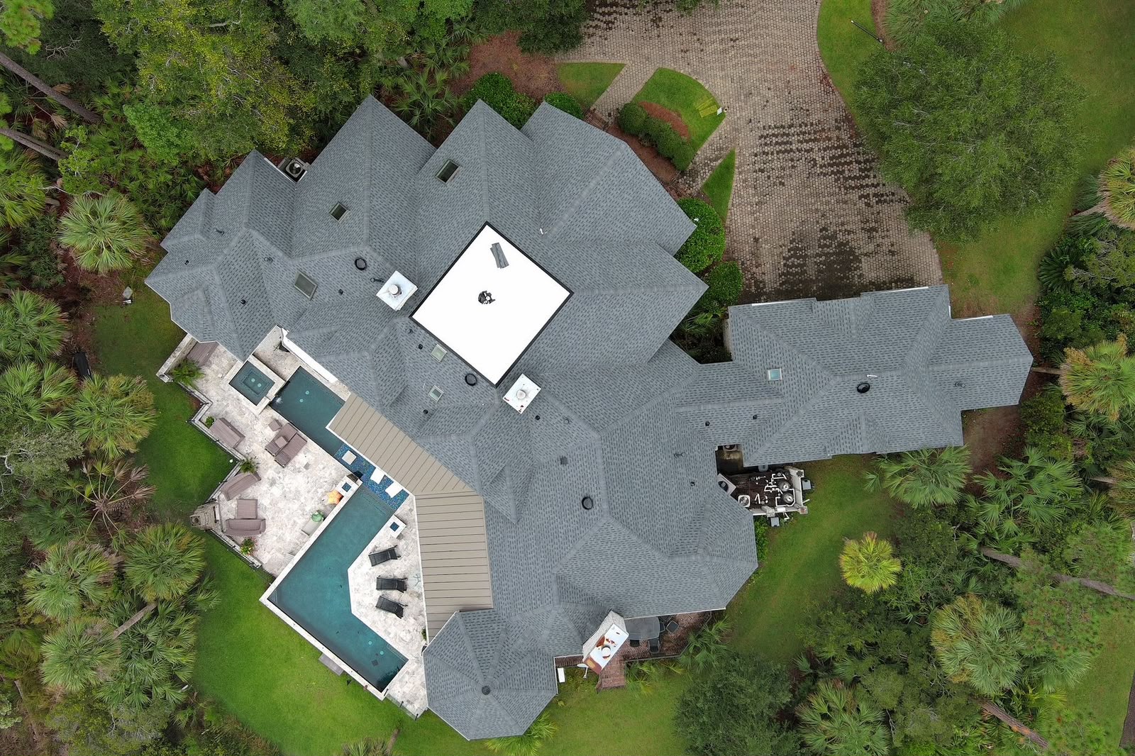 Savannah's trusted roof replacement team, ready to protect your home.